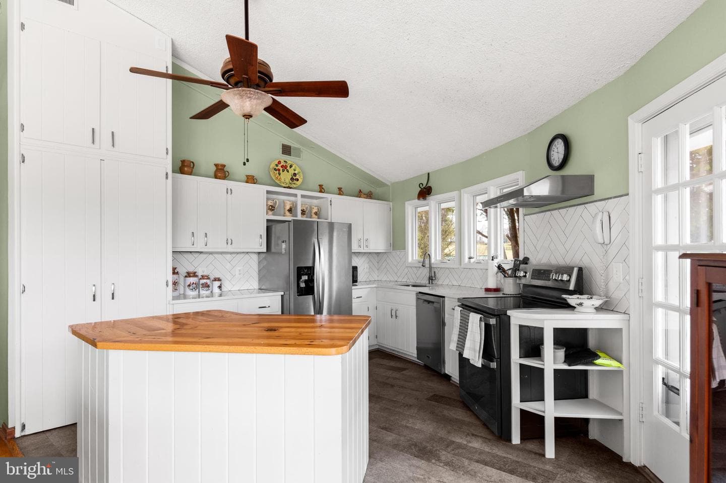 10803 Crest Hill Road photo 8
