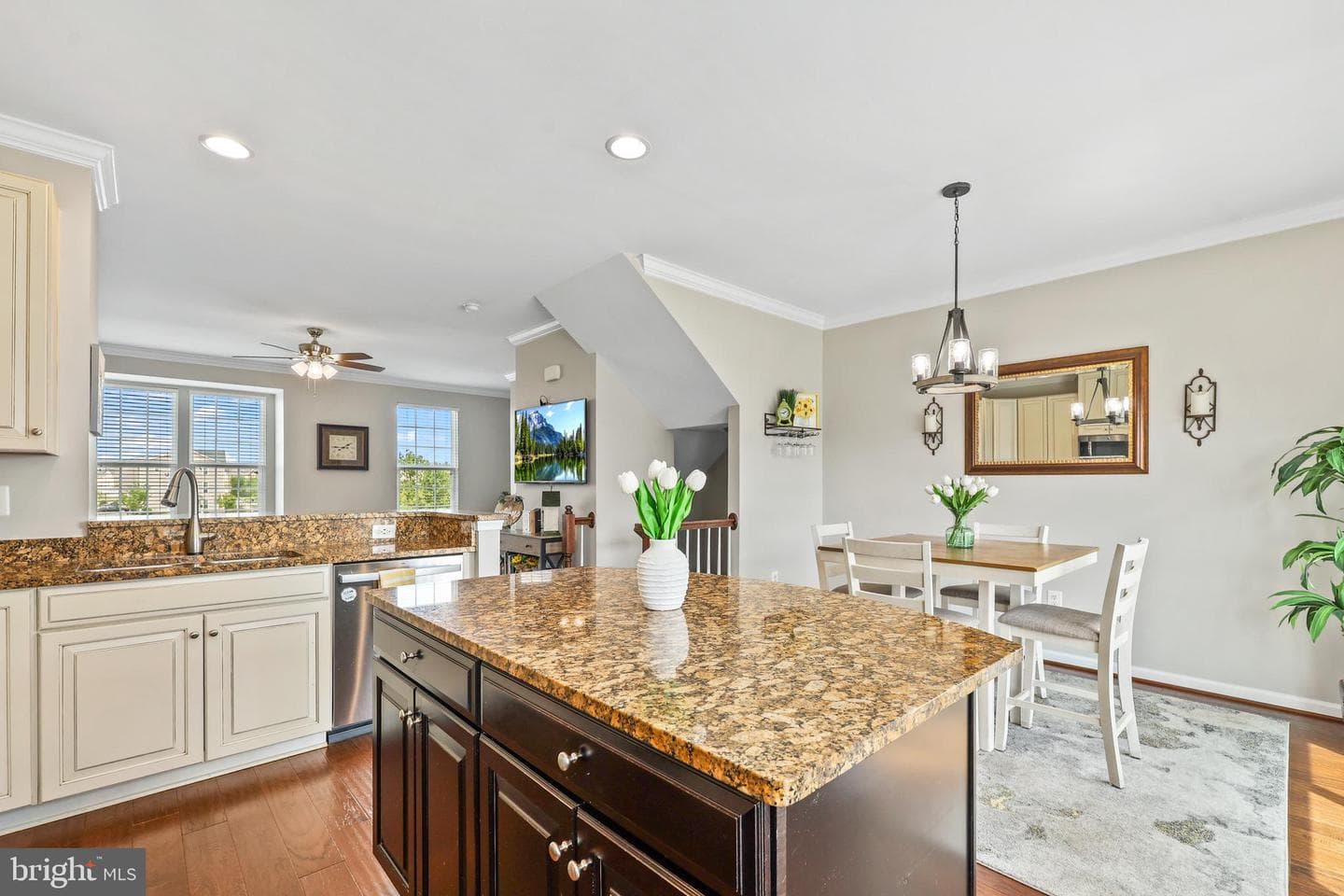 5521 Hale Street photo 11