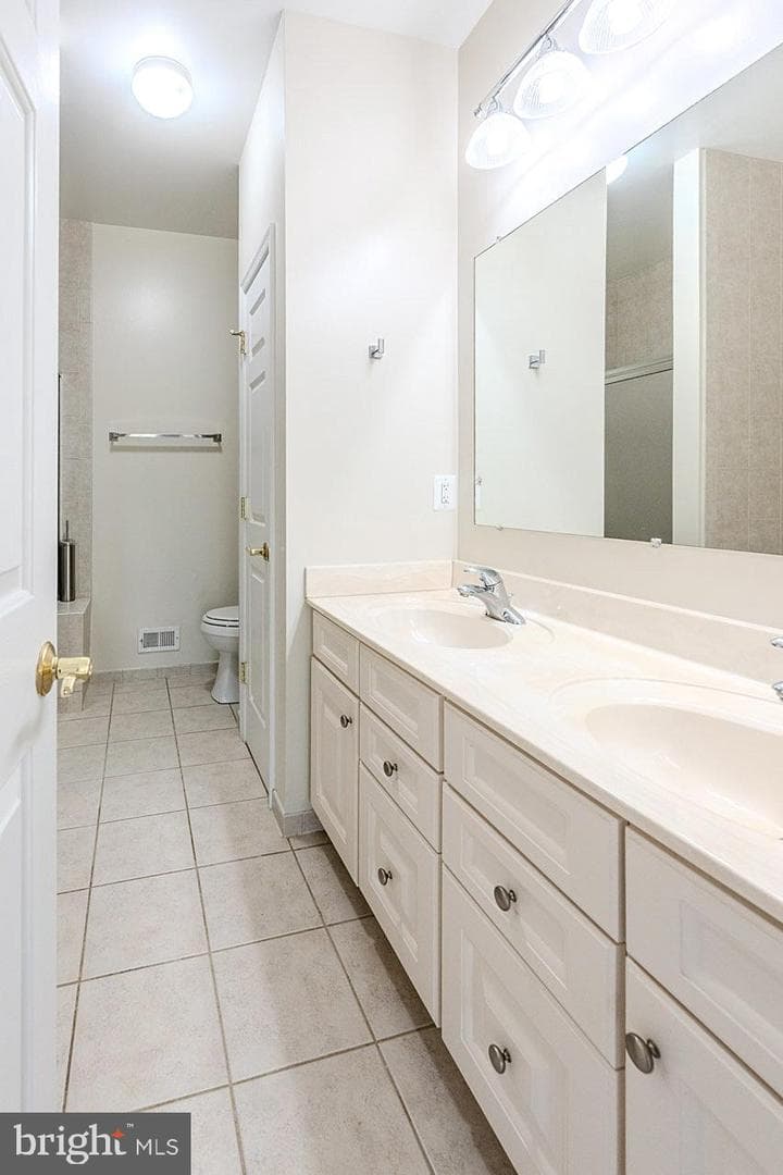 230 W Ridge Court photo 17