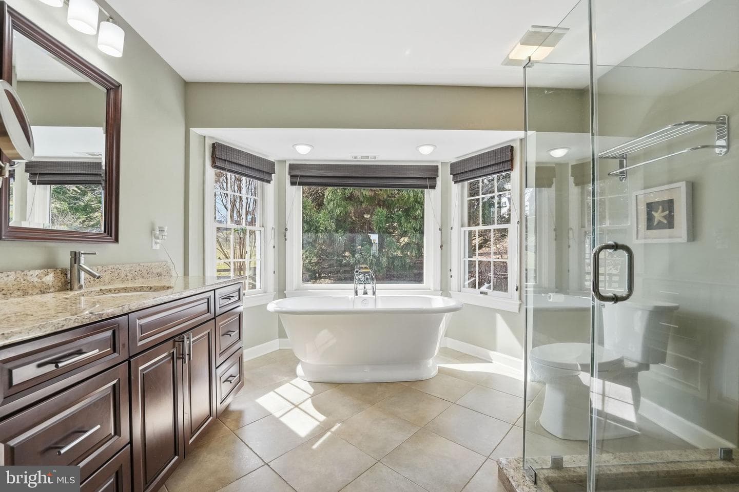 114 Erin Drive photo 5