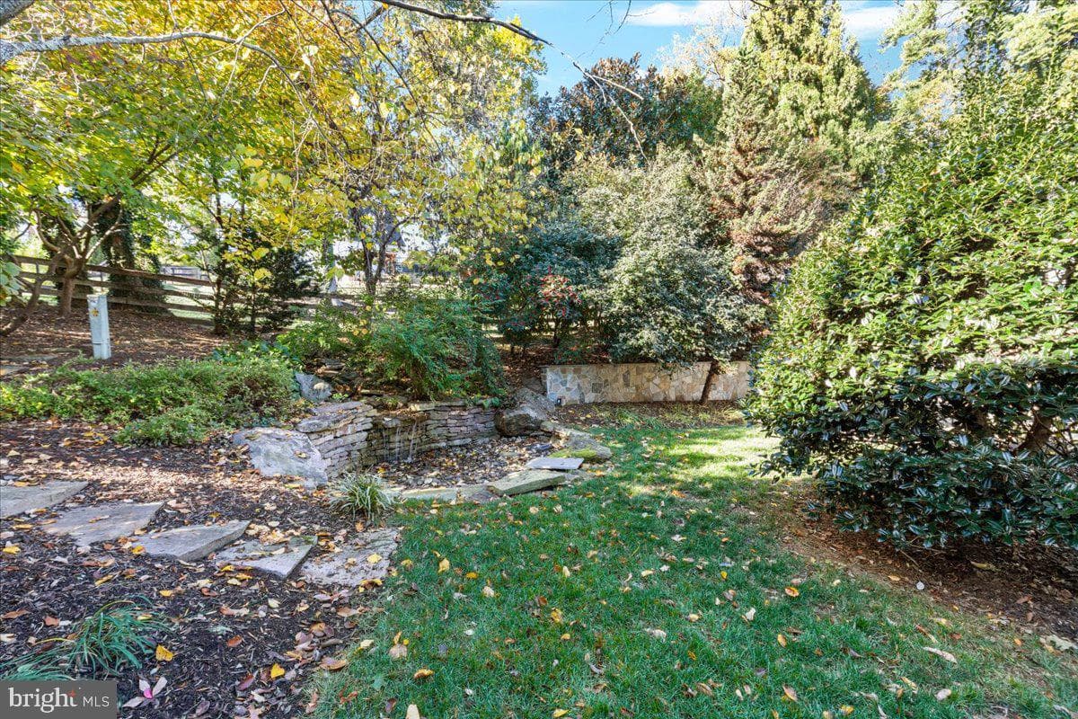 114 Erin Drive photo 77