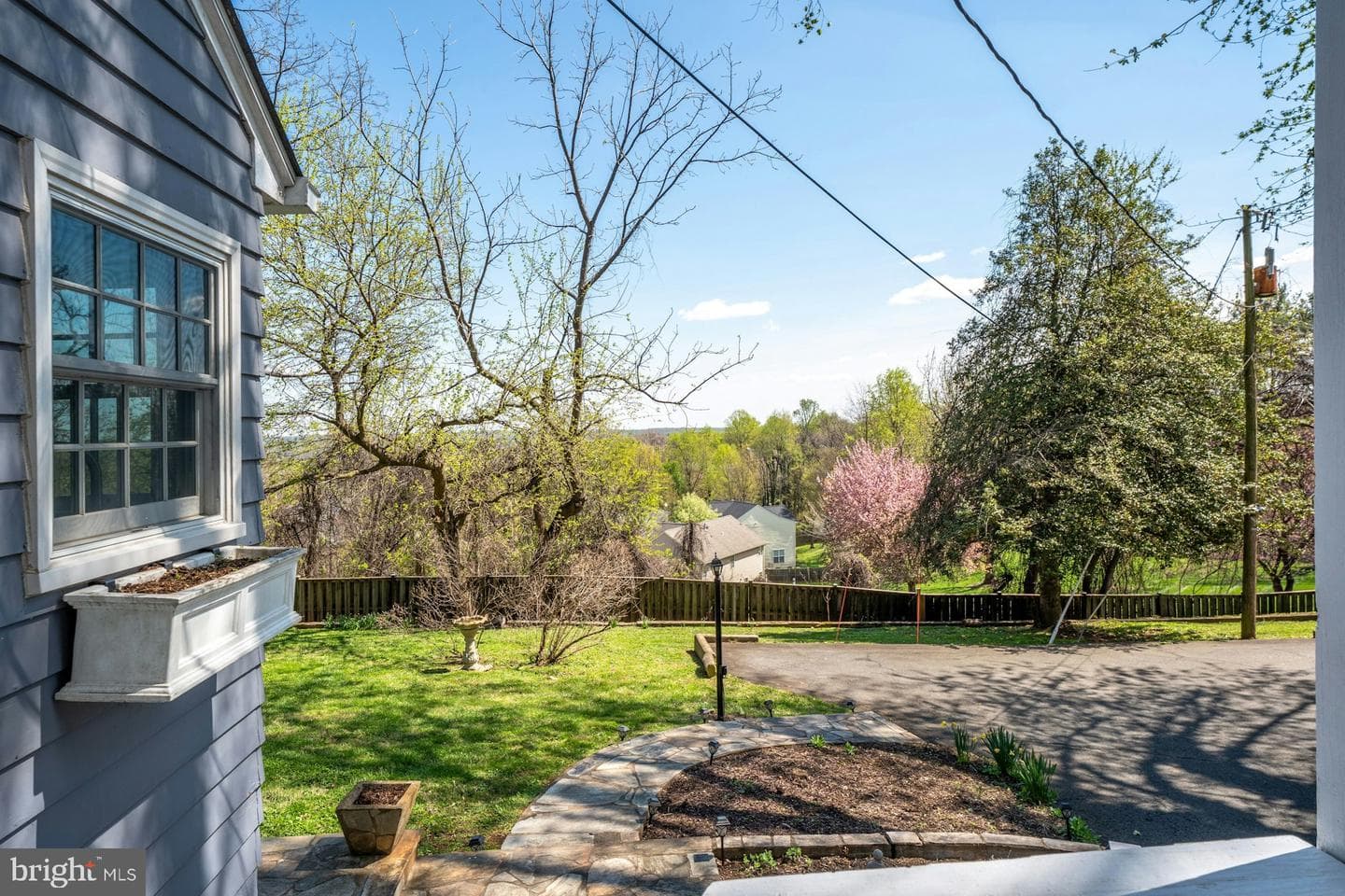 221 Mockingbird Lane photo 45