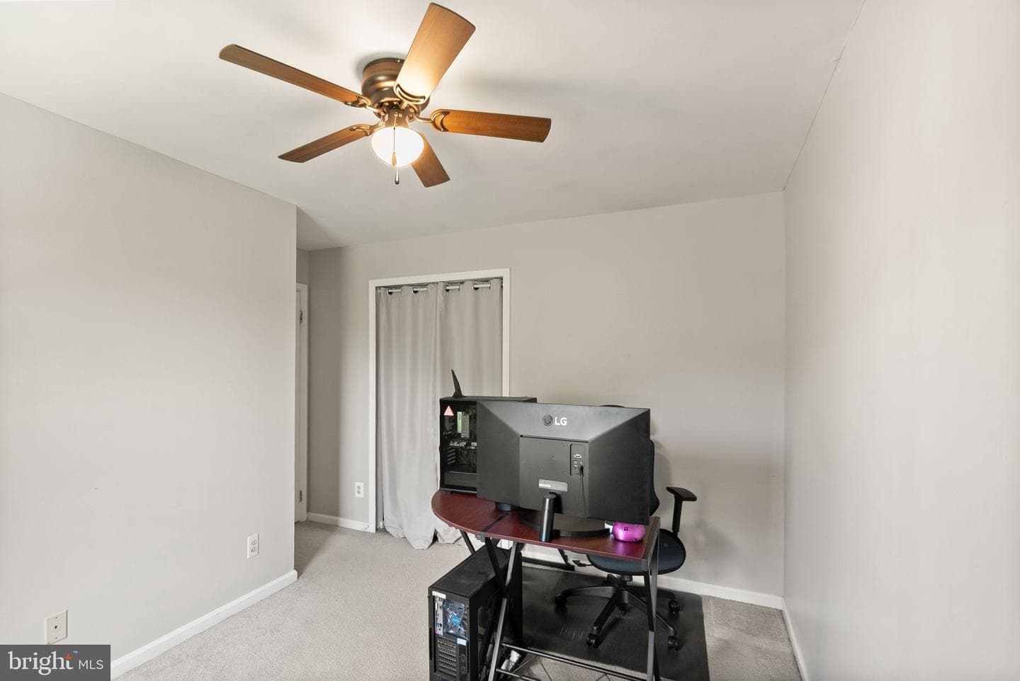711 Acorn Court photo 33