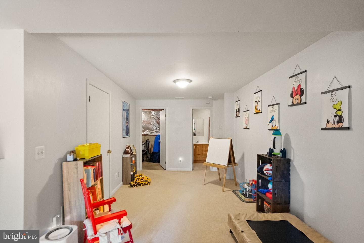 711 Acorn Court photo 37