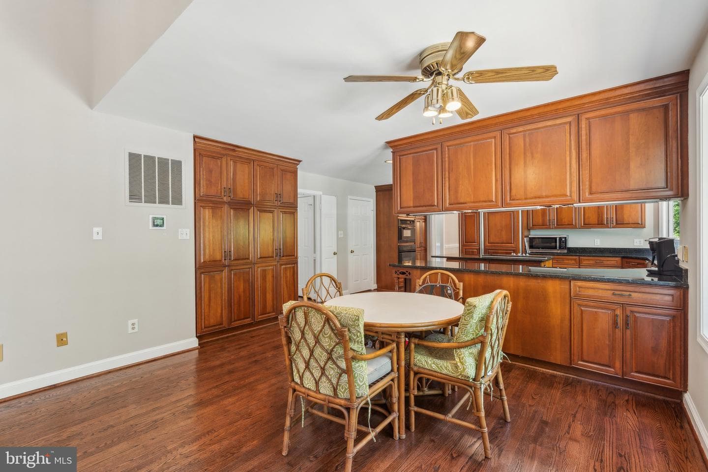 7708 Castlebury Court photo 11