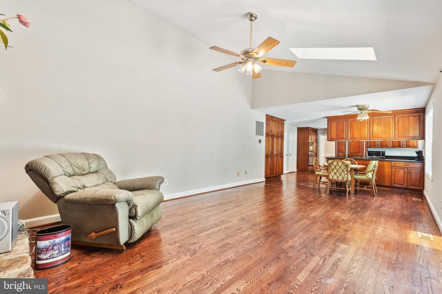 7708 Castlebury Court photo 14