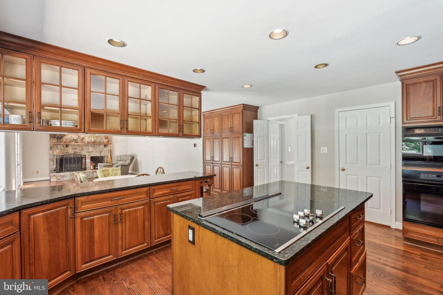 7708 Castlebury Court photo 9