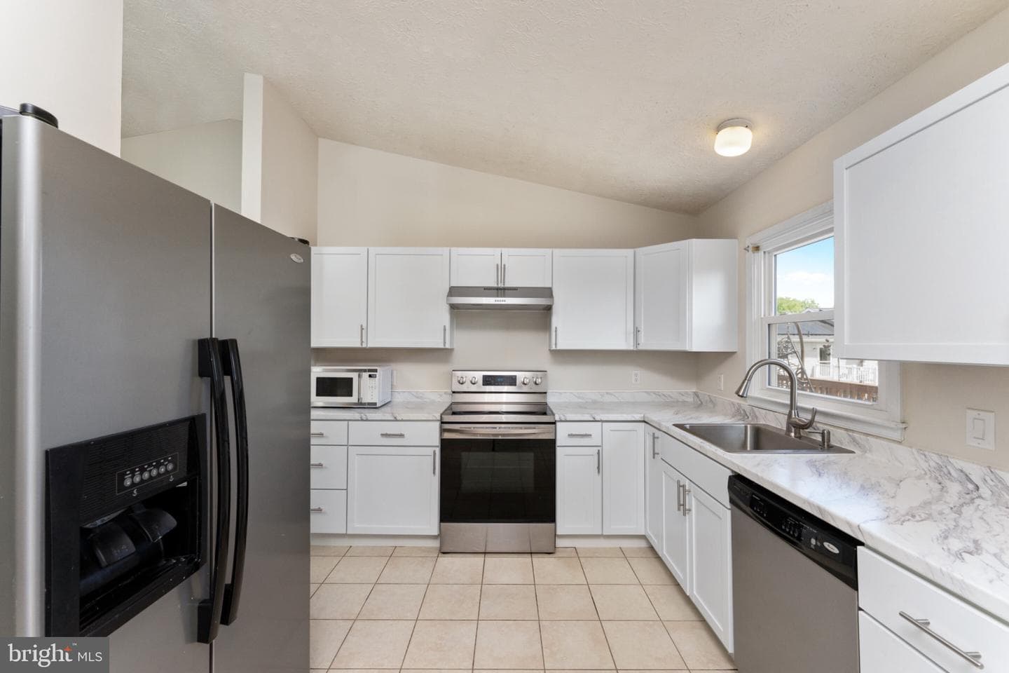 10844 Blake Lane photo 3