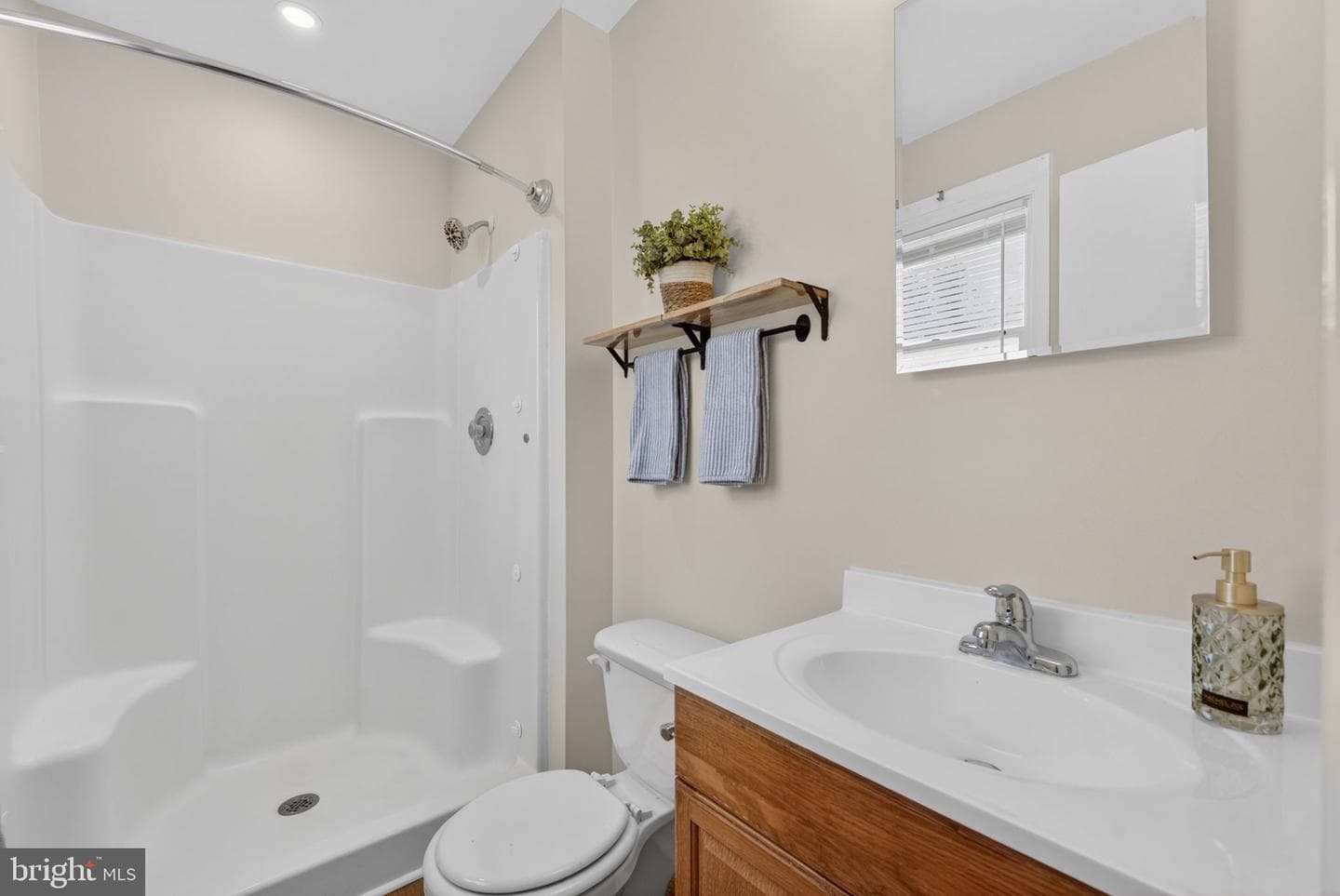 9283 Springs Road photo 8