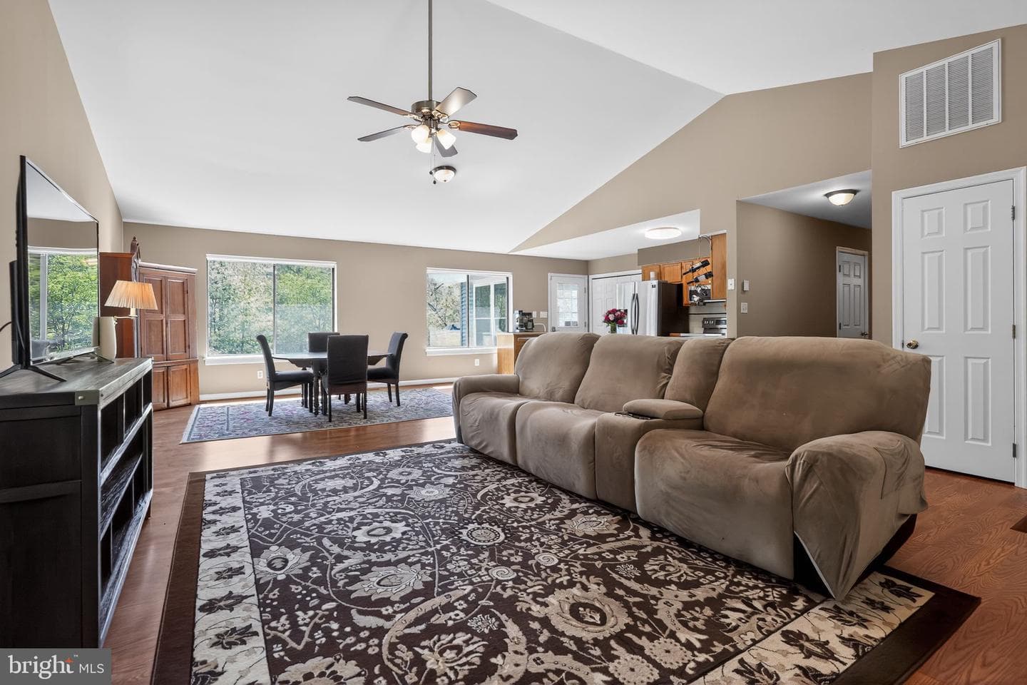 8427 Springs Way Place photo 10