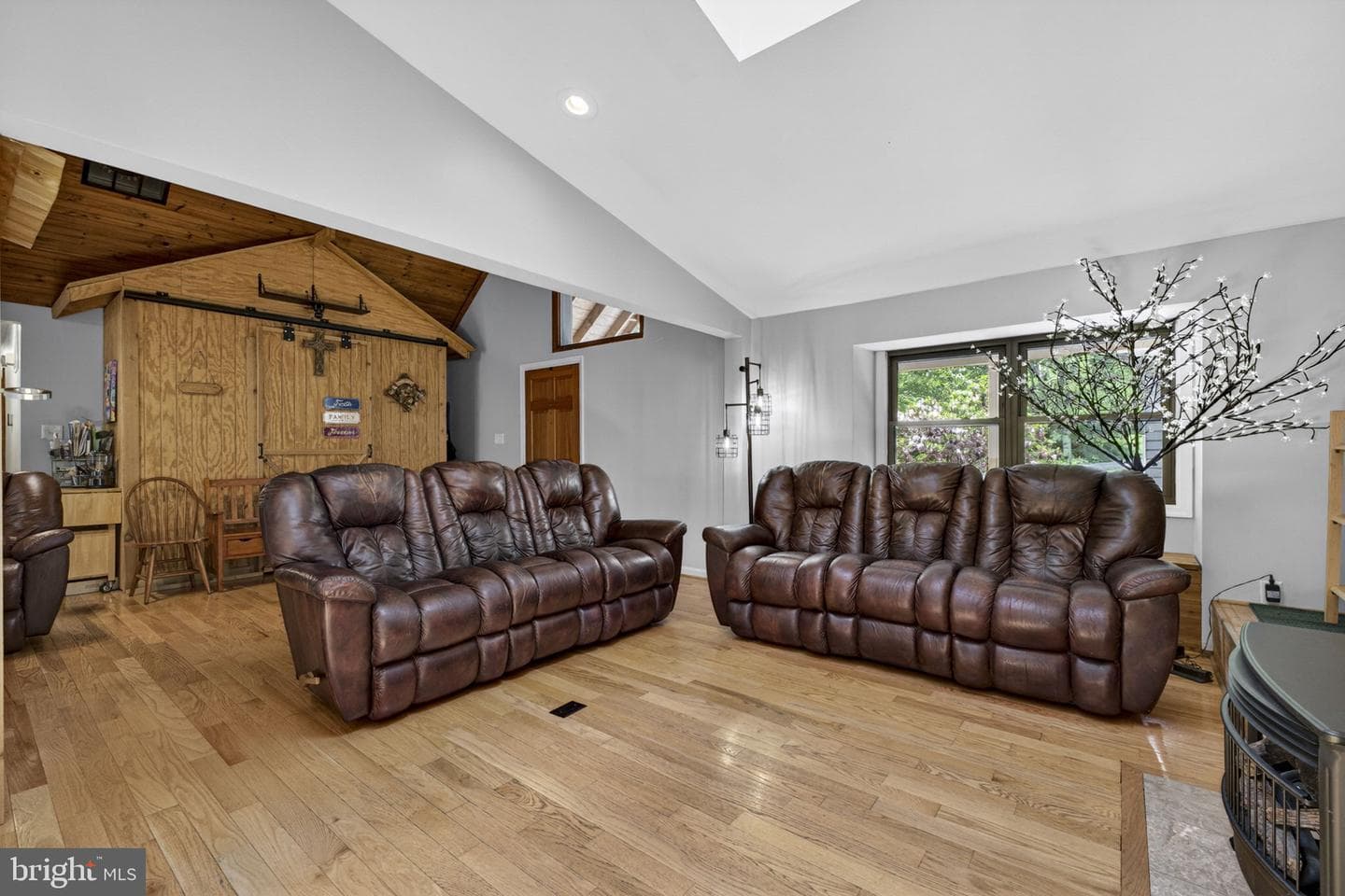 5662 Linden Court photo 15