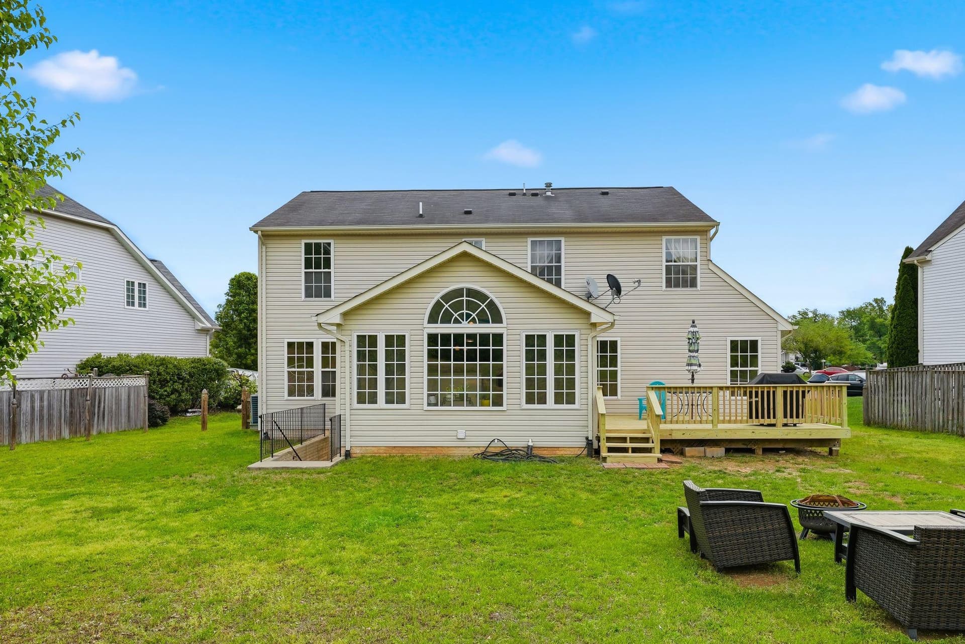 6686 Clarkes Meadow Drive photo 46
