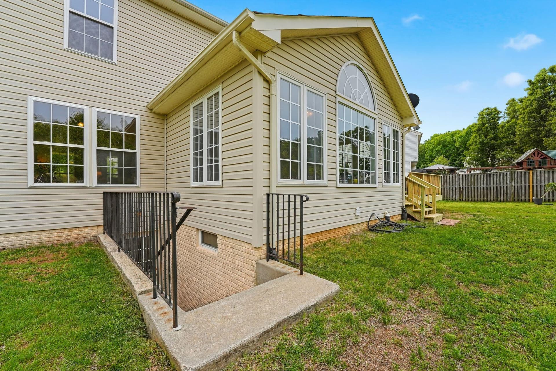 6686 Clarkes Meadow Drive photo 48
