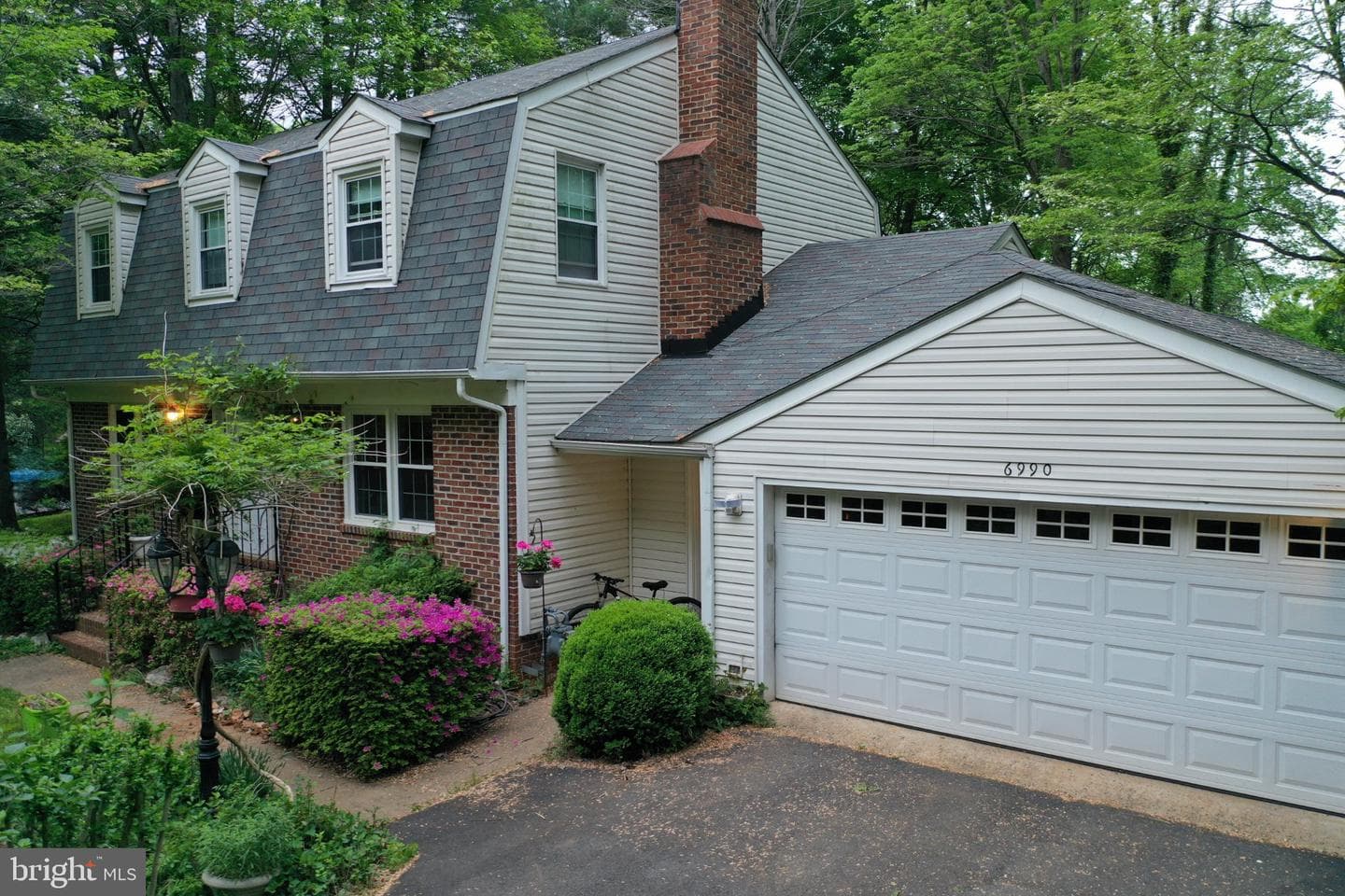 6990 Ivy Hill Drive photo 2