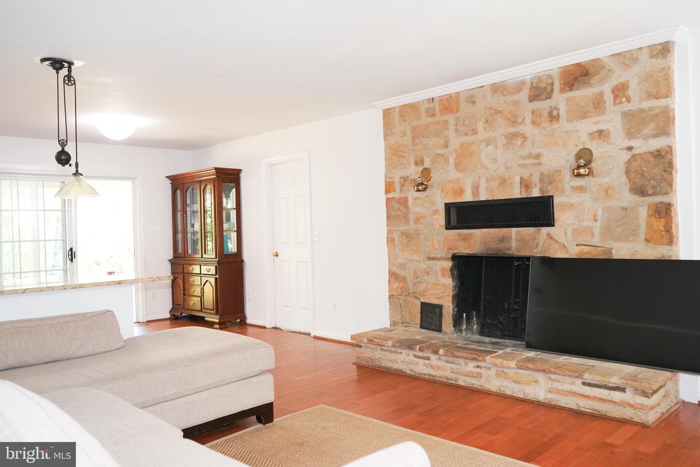6990 Ivy Hill Drive photo 7