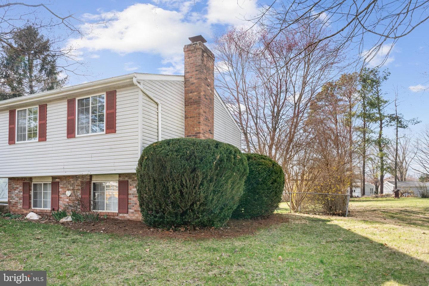6439 Lancaster Dr photo 3