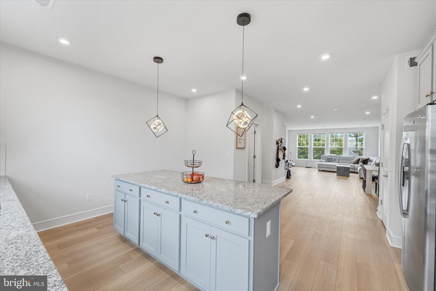 4256 Frost Street photo 10