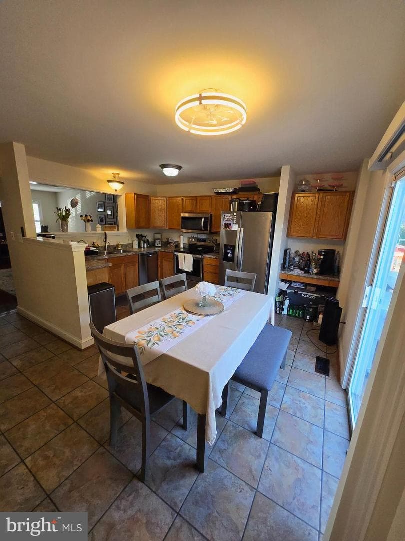 544 Highland Towne Lane photo 7
