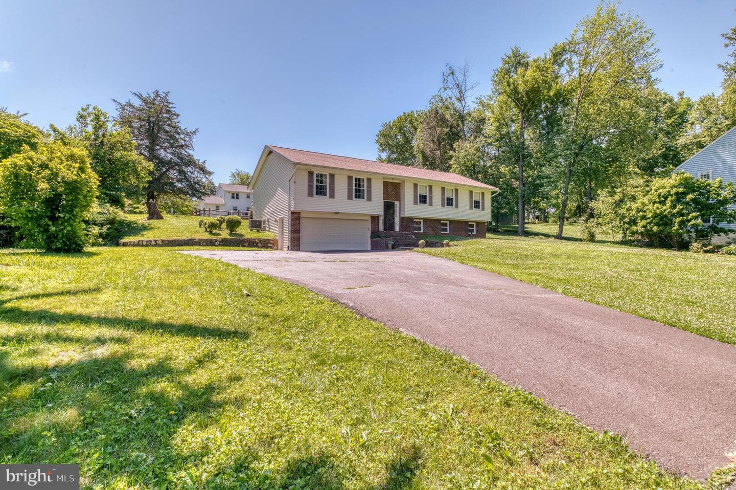 7077 Westmoreland Drive photo 3