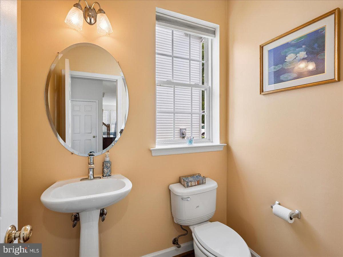 530 Estate Avenue photo 27