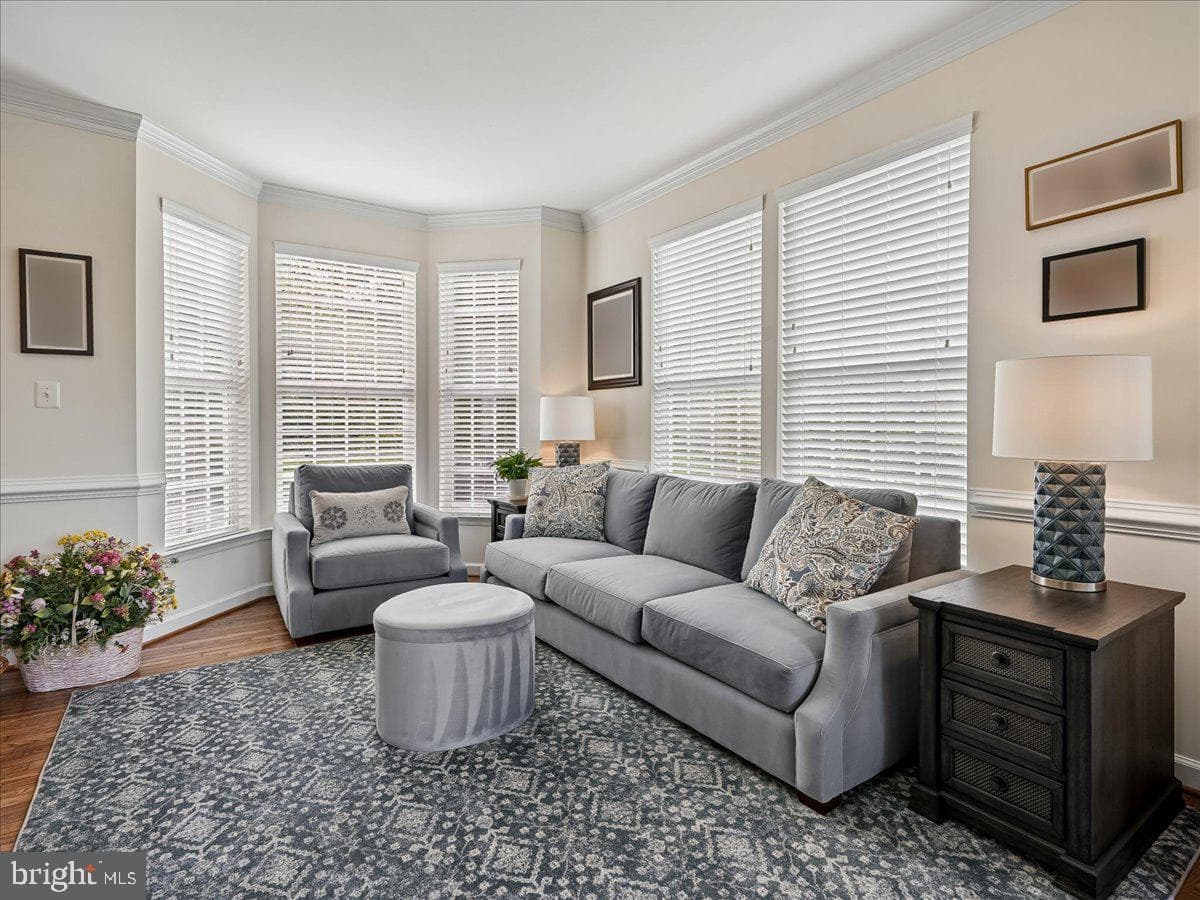 530 Estate Avenue photo 3