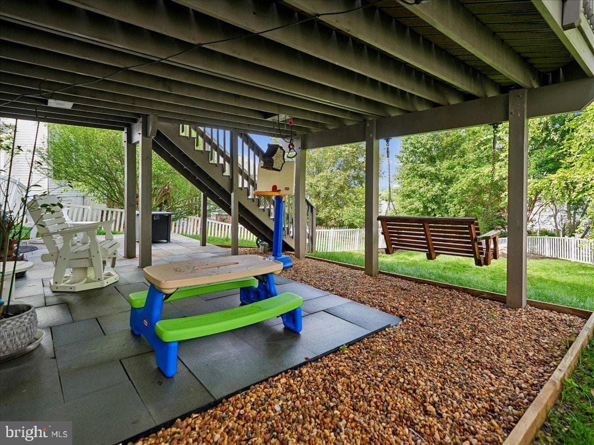 530 Estate Avenue photo 53
