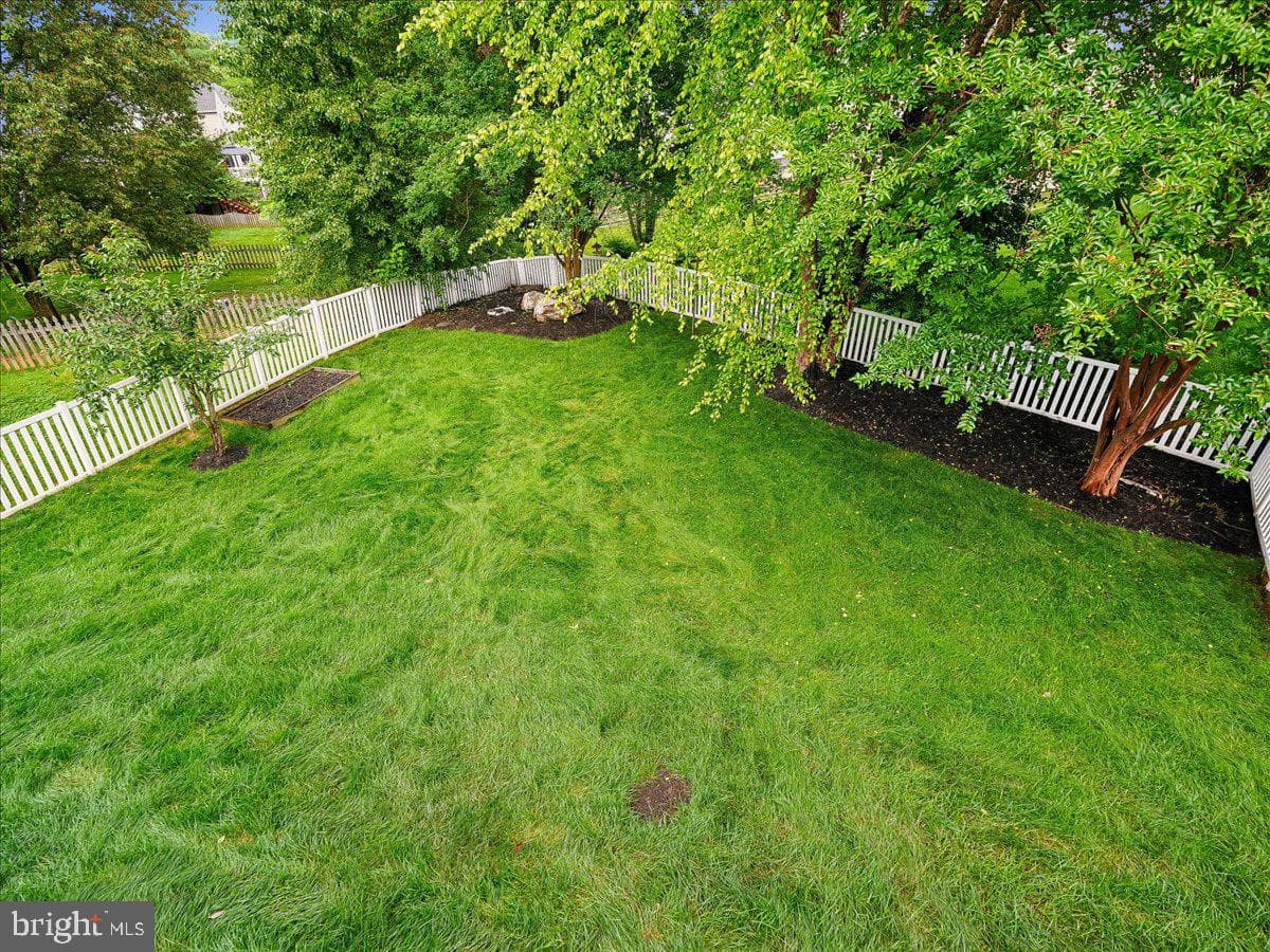 530 Estate Avenue photo 55