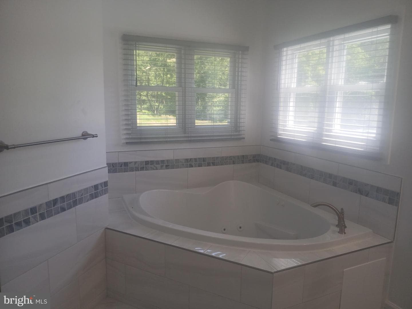 5201 Carolyns Way photo 16