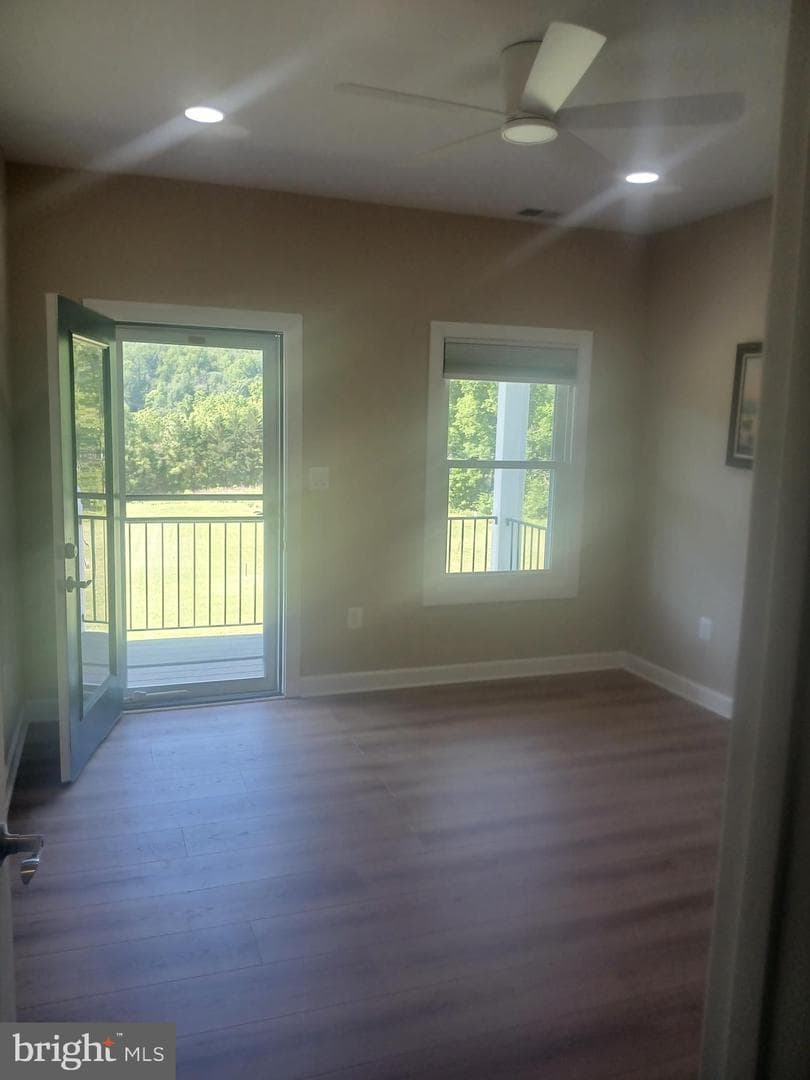 5201 Carolyns Way photo 21
