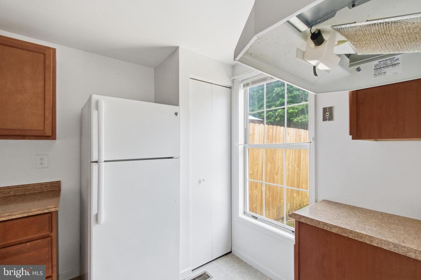 Oak Leaf Court photo 10