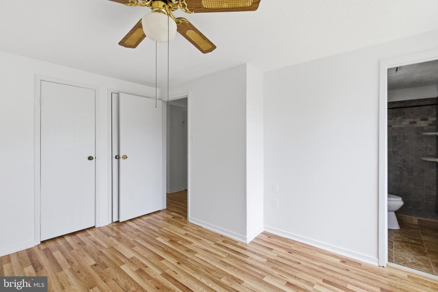 Oak Leaf Court photo 20