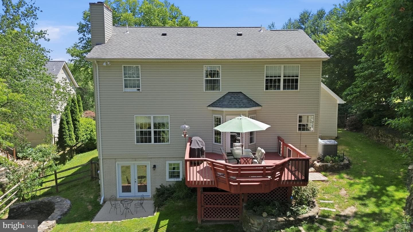6404 Cotswold Way photo 3