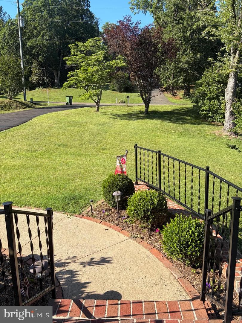 7386 Stuart, Warrenton