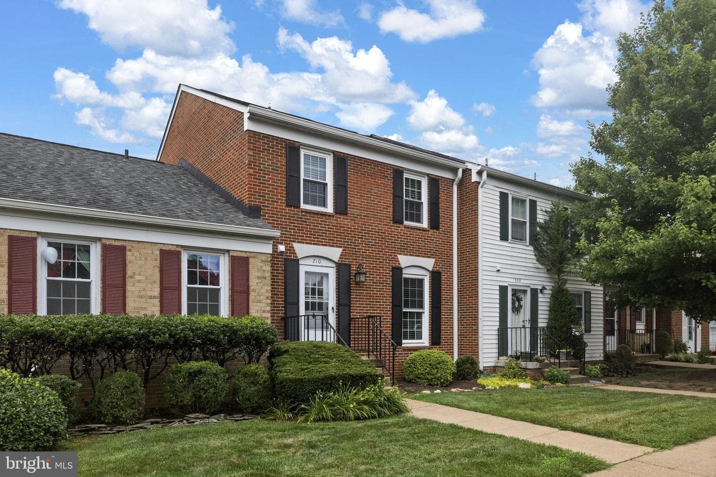 210 Leeds Court E, Warrenton