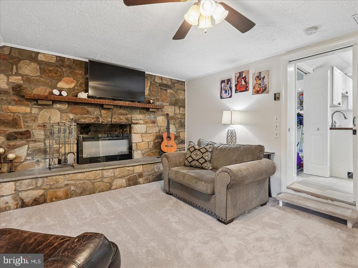 4247 Warren Street photo 22