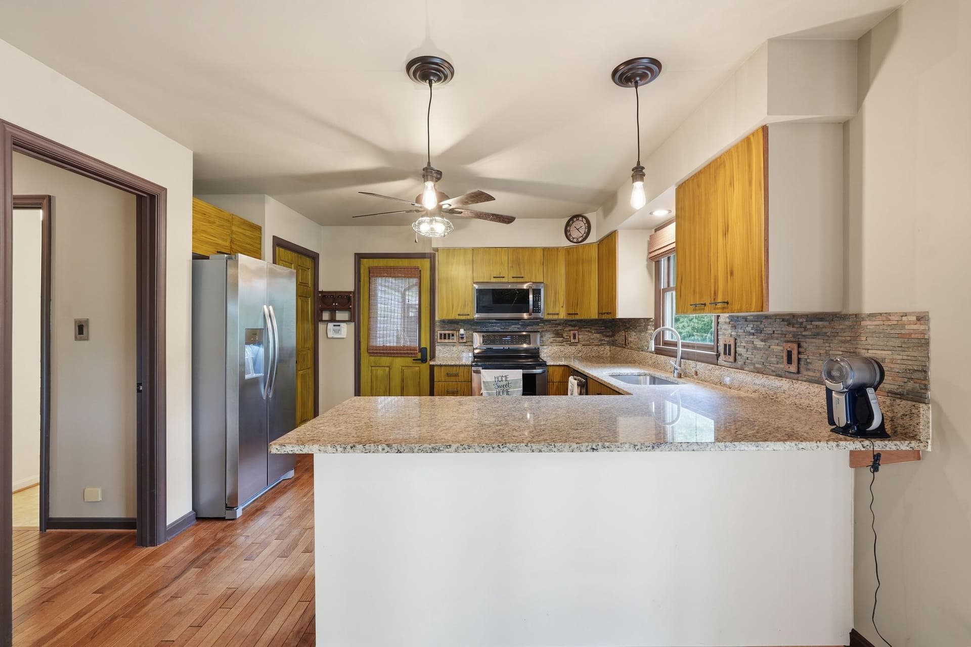 10414 Skyline Avenue photo 13