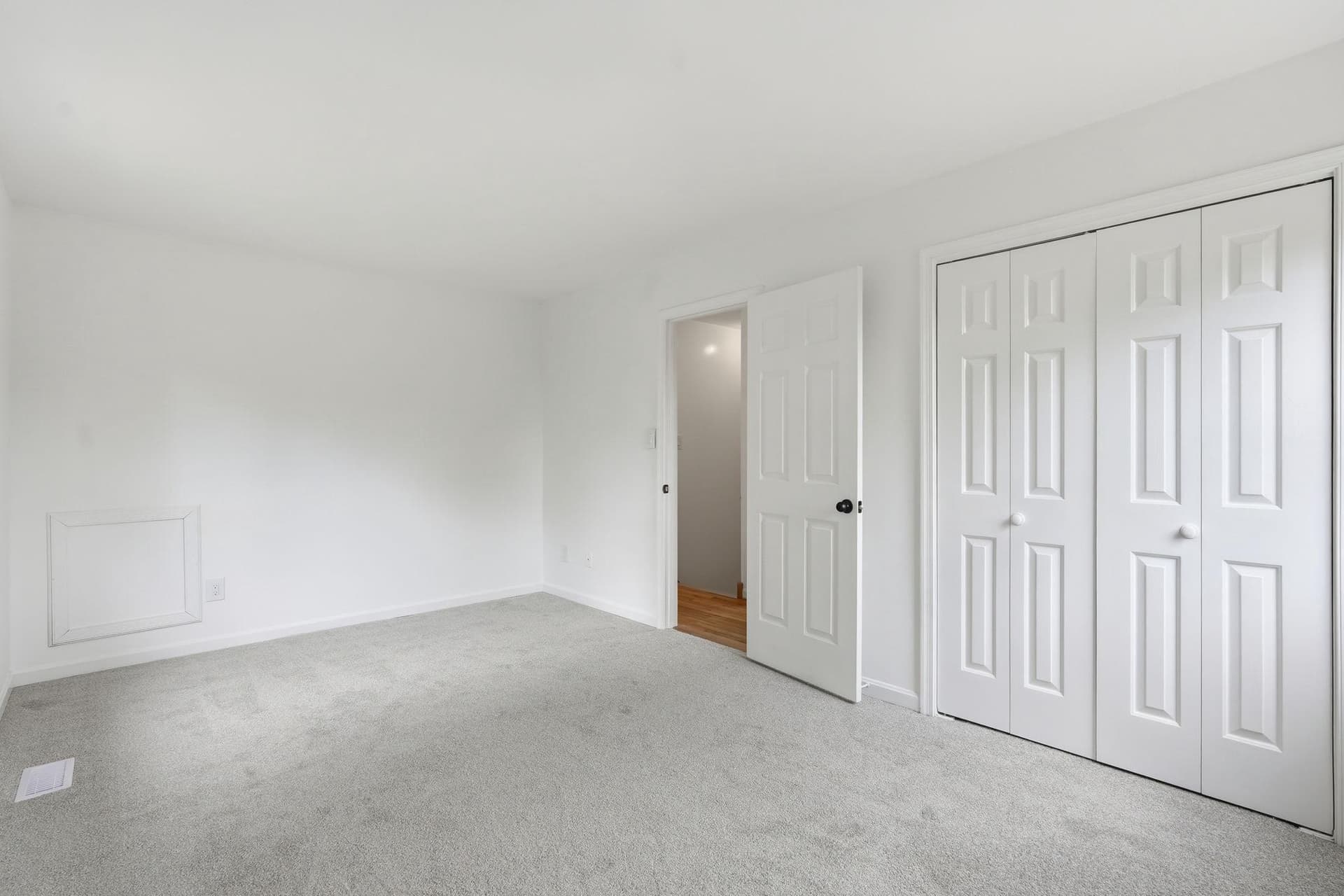 10414 Skyline Avenue photo 40