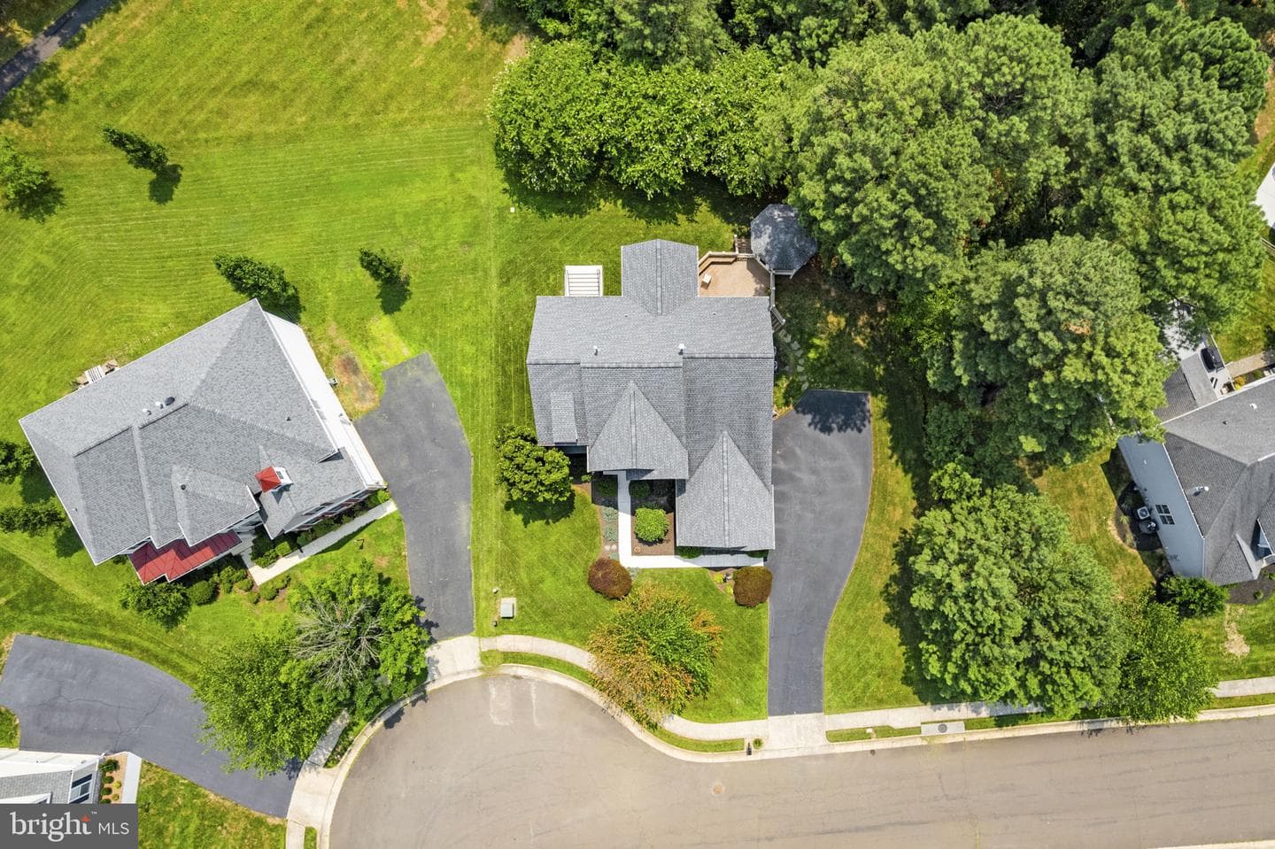 4025 Wilkes Court photo 4