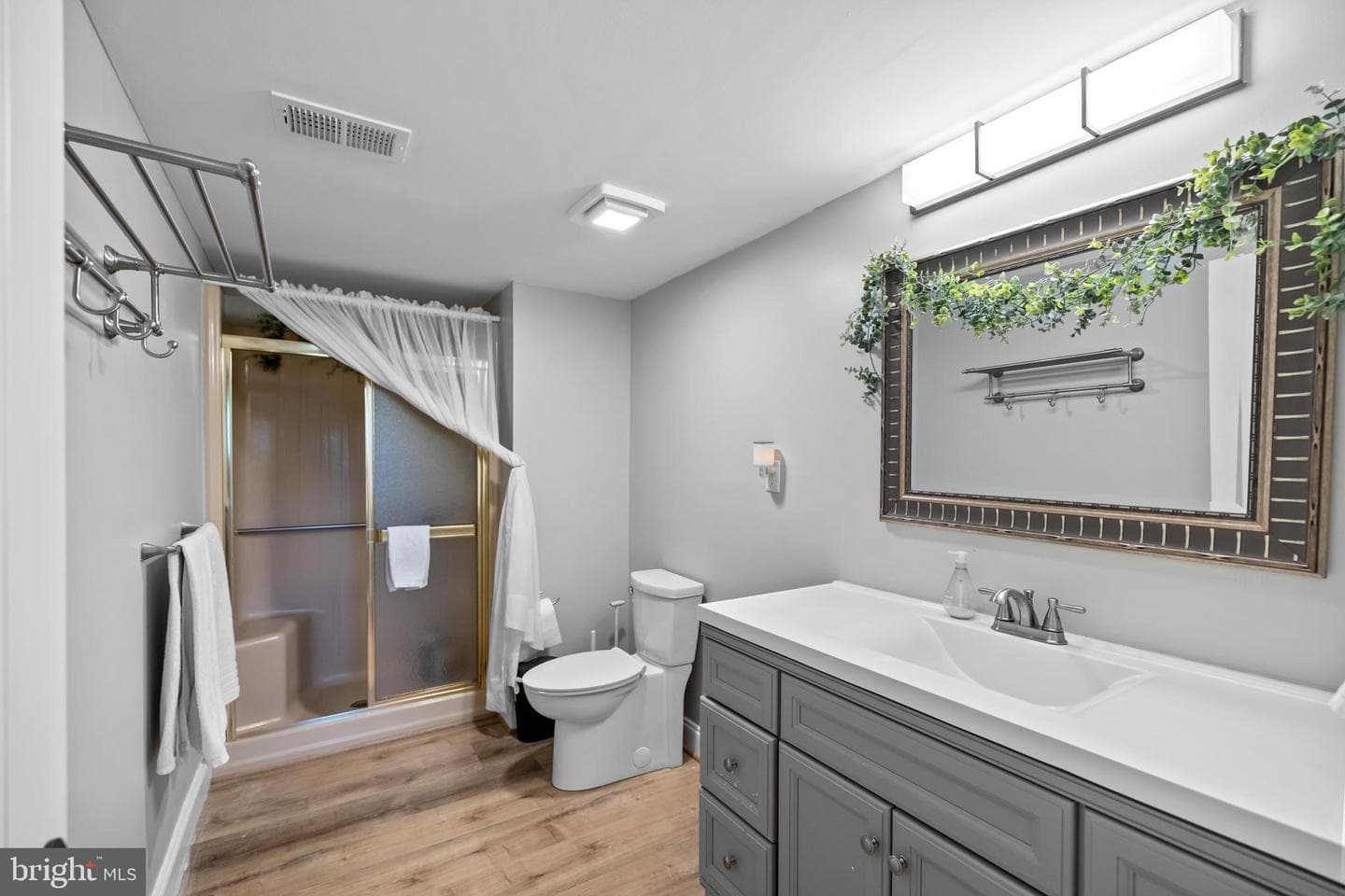 4300 Ringwood Road photo 43