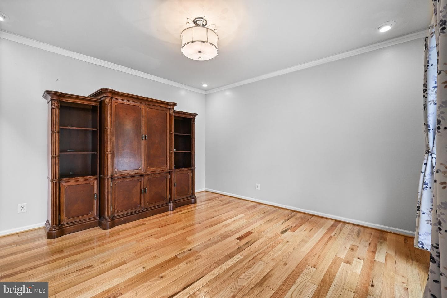 7584 Sweetgum Court photo 3