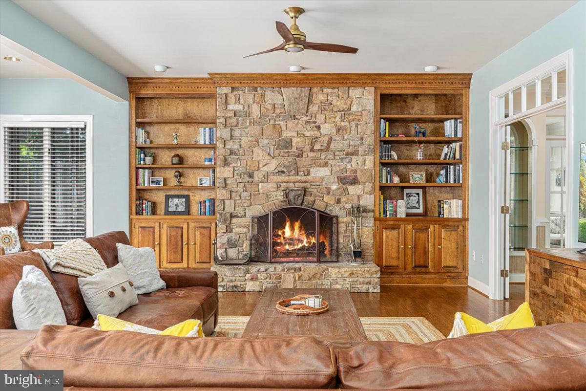 6595 Chesapeake Place photo 3