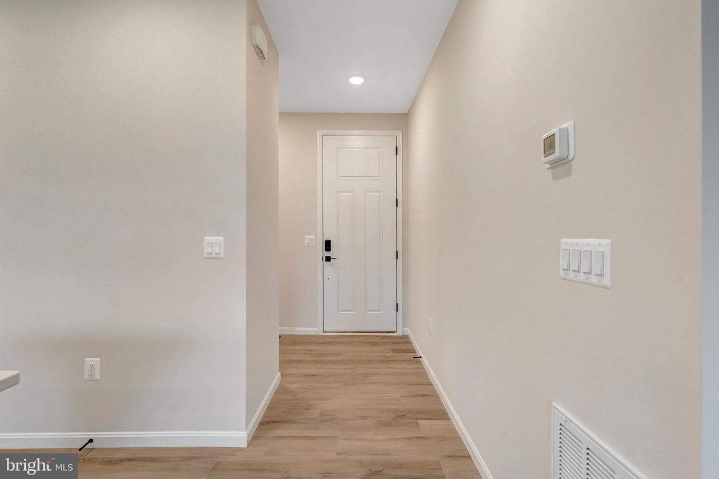 102 Midsummer Lane photo 6