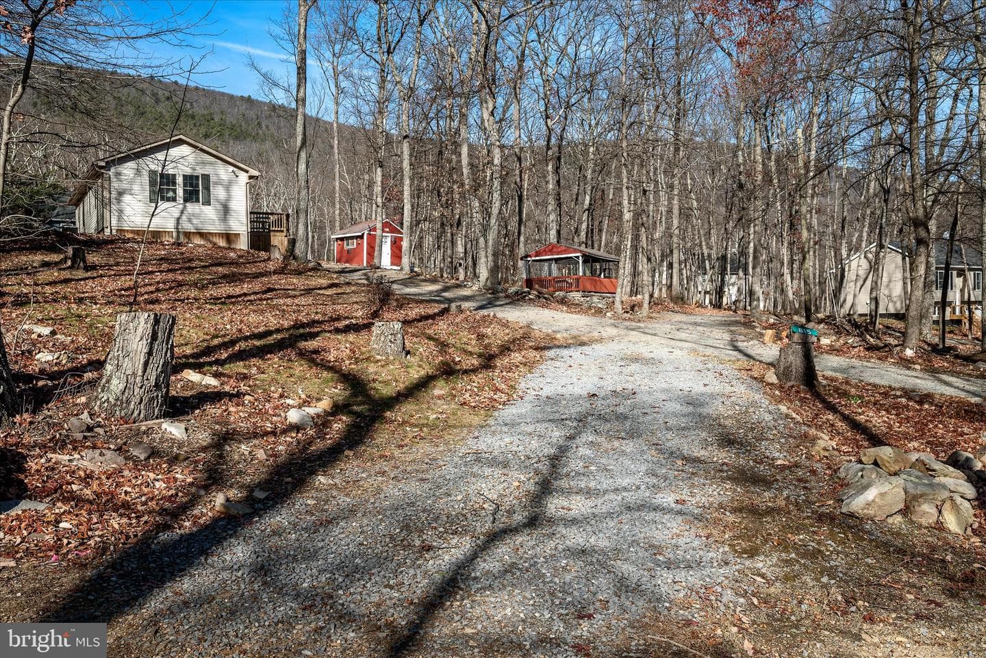 815 Pheasant Drive photo 3