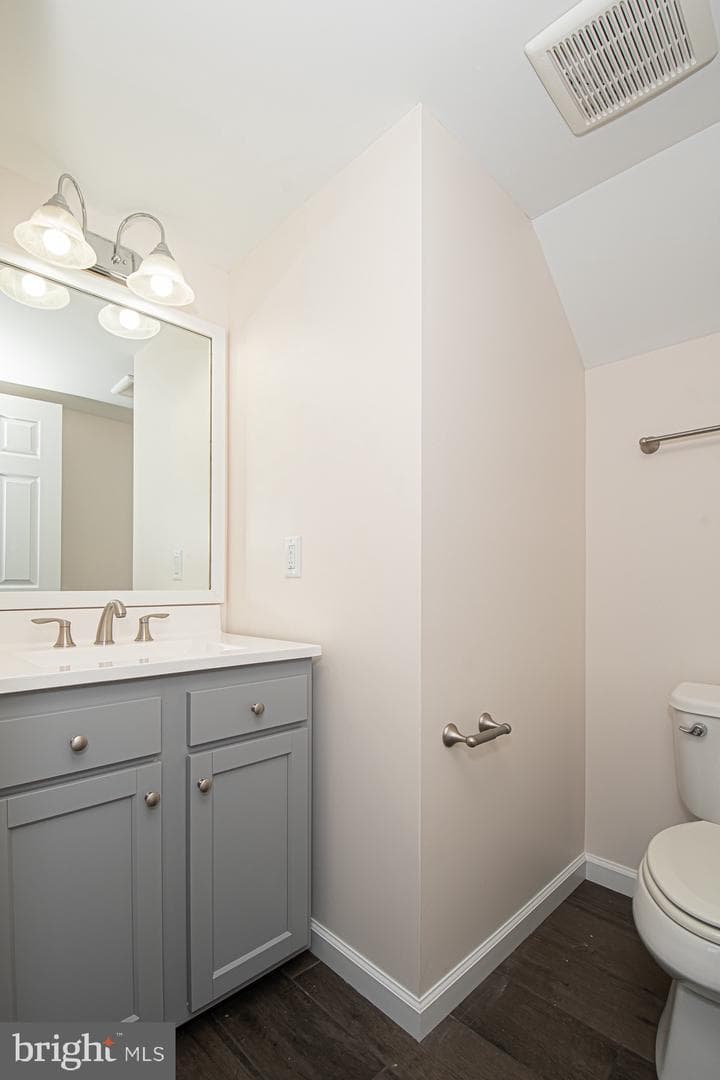 713 Ross St photo 23