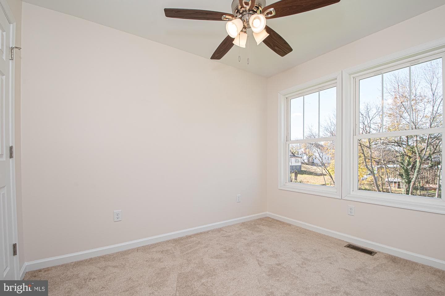 713 Ross St photo 30