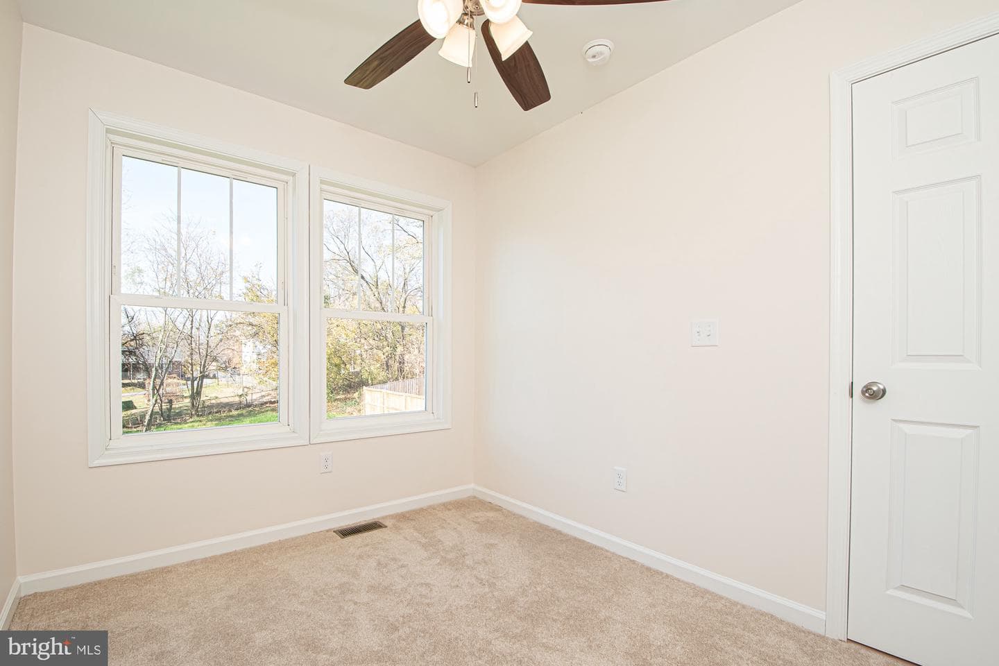 713 Ross St photo 31
