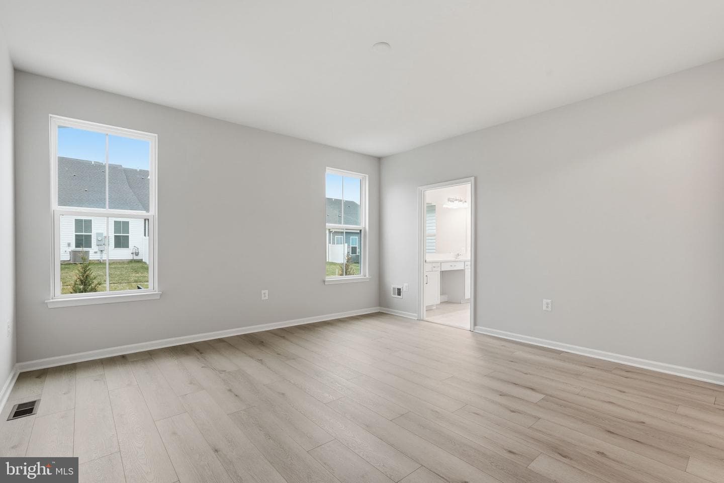110 Lawford Way photo 15