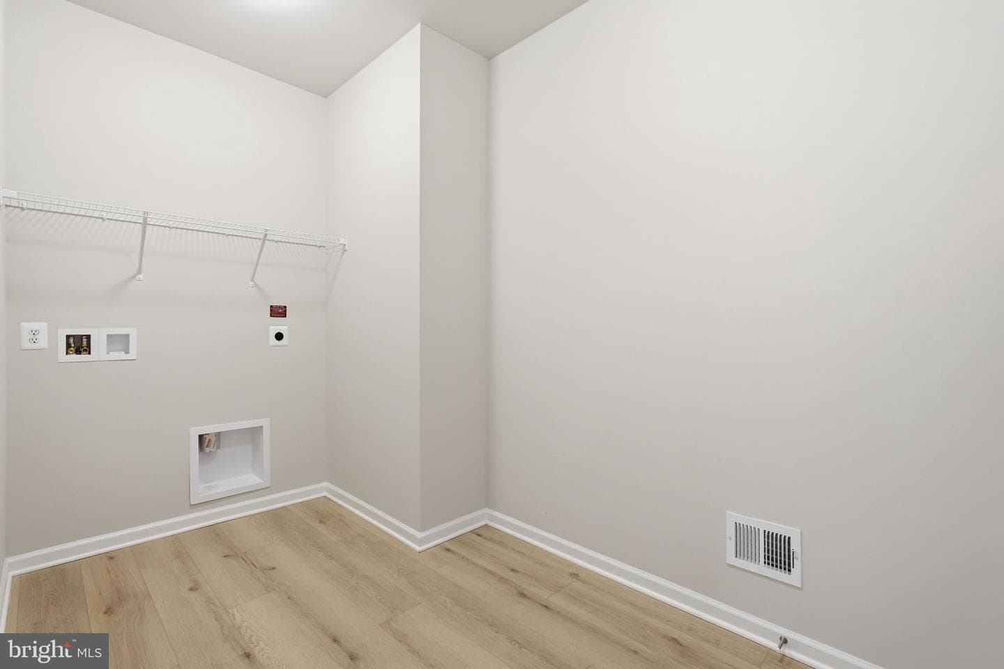 110 Lawford Way photo 18