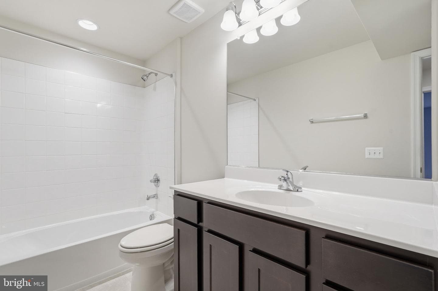110 Lawford Way photo 21