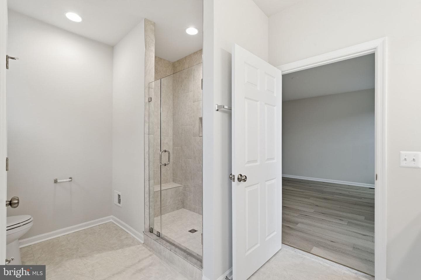 110 Lawford Way photo 24